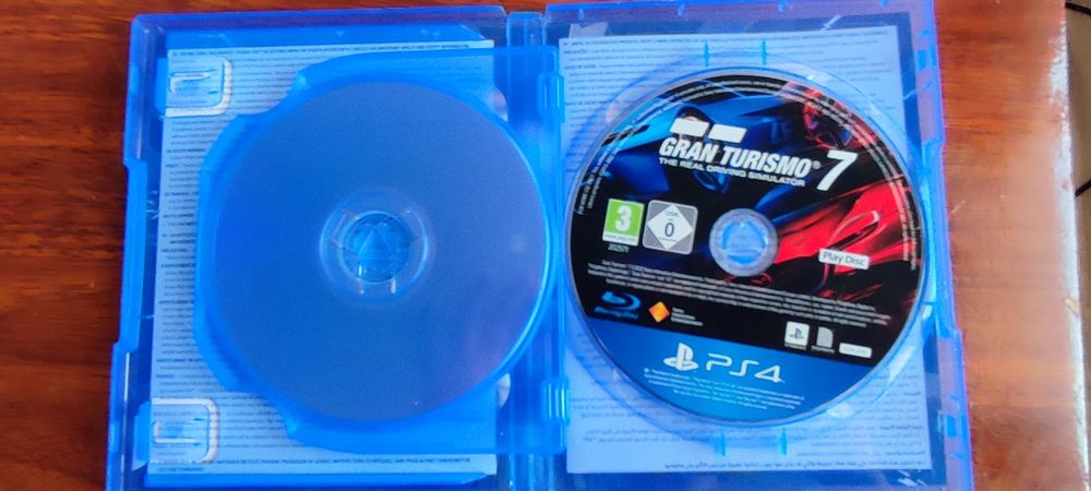 Продам диск Грантуризмо 7 на PS4