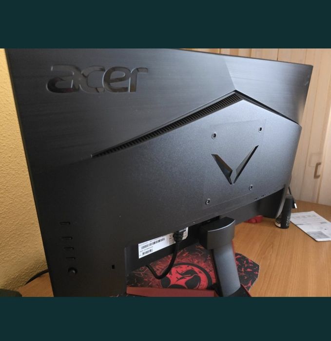 Vând monitor gaming de 180 de hz