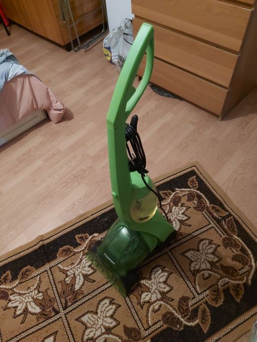 Aspirator curata și spala