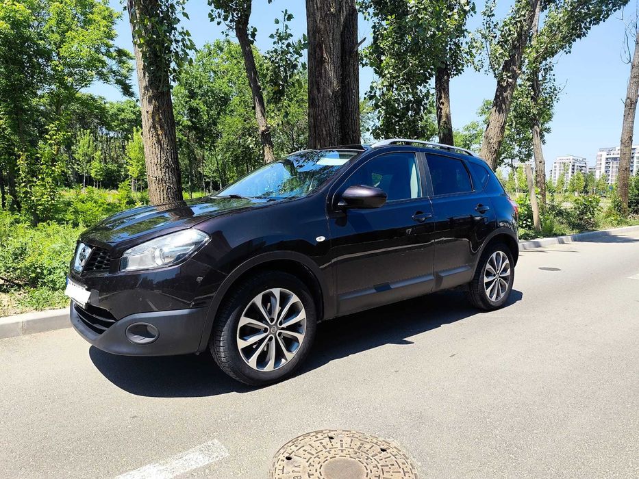 Vand Nissan Qashqai, 1.6 benzina, 114 cp, manual 5+1, panoramic