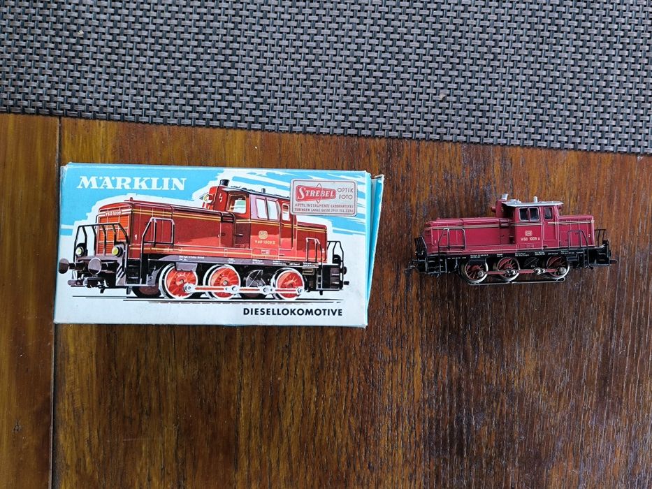 Colectie macheta trenulete Marklin, aprox 50 de piese locomotive si vagoane