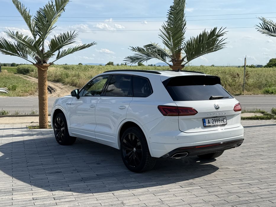 VW Touareg R-Line 3.0 V6 TDI 286 к.с. 4Motion