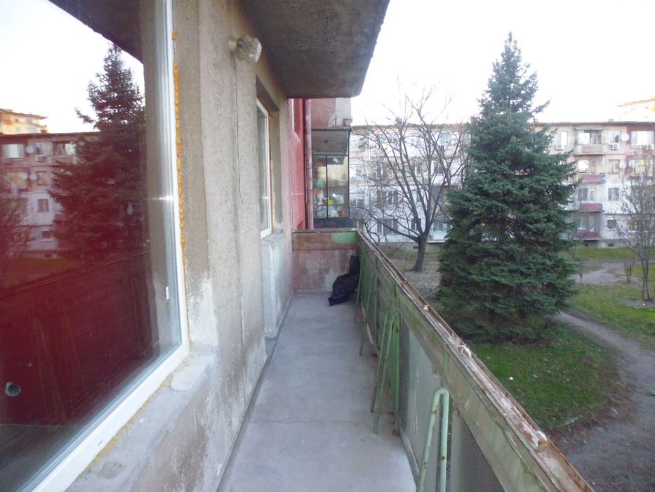 Двустаен апартамент, непреходен за продажба в ж.к.Надежда2, гр. София