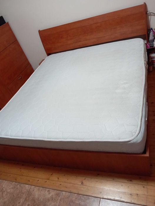 Легло с подматрачна рамка и матрак 160 200