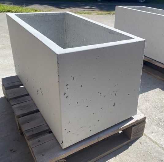 Jardiniere moderne din beton