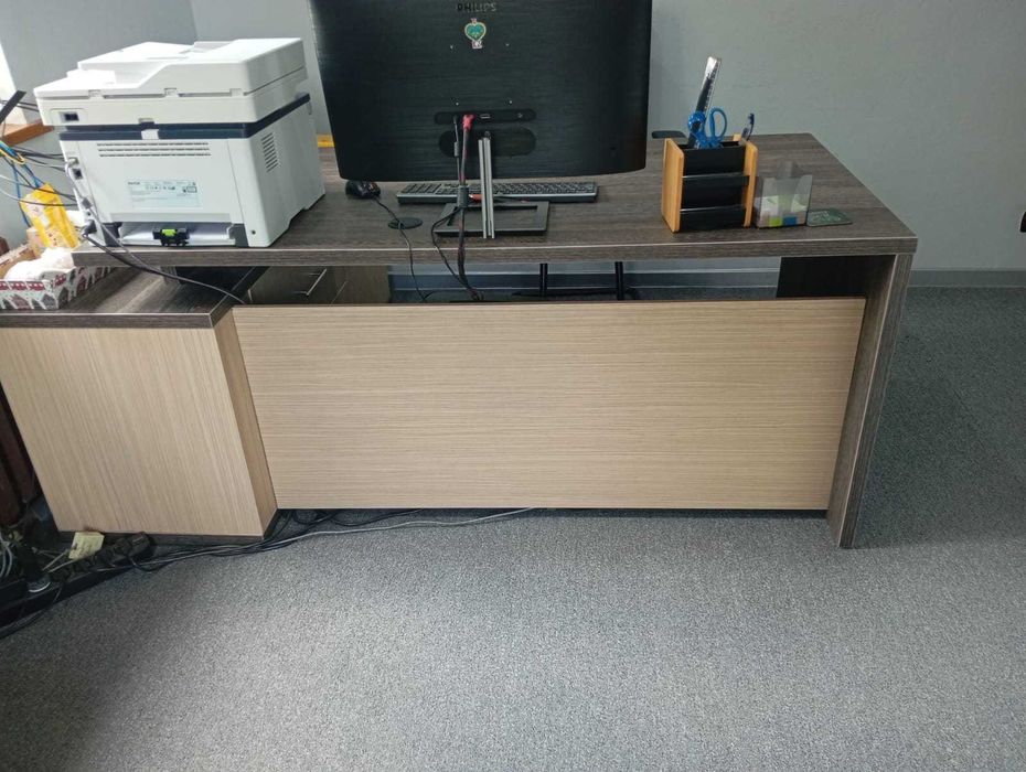 стол руководителя