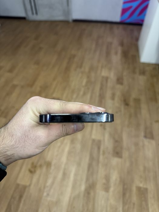 продам Айфон 12 про