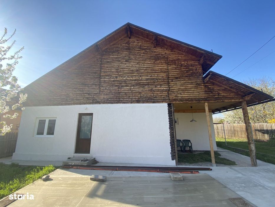 Casă cu 4 camere,2 bai, curte 529mp, toate utilitatile Breaza