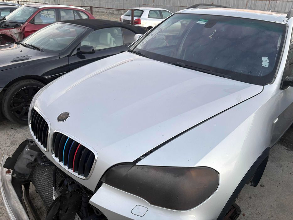 Преден капак бмв е70 bmw e70