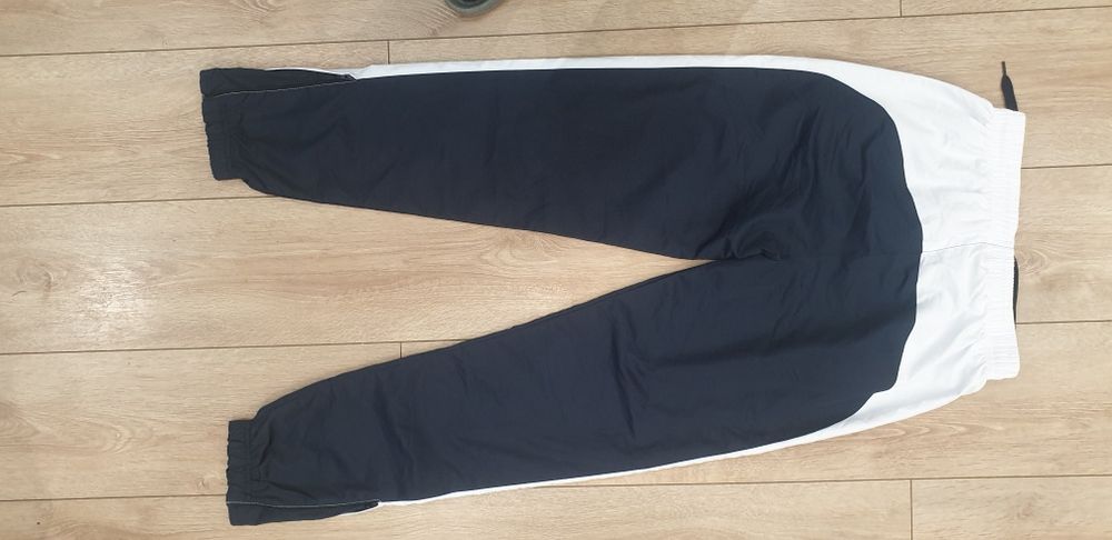 Pantaloni sport LACOSTE