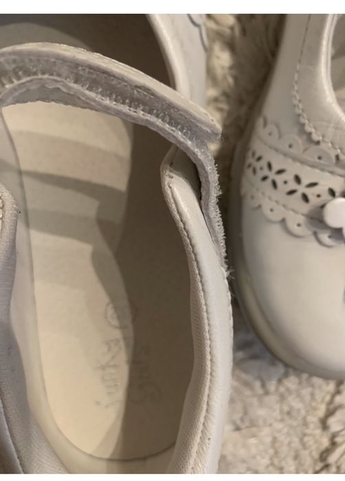 Pantofi/balerini  fete piele, noi,albi, nr 32- nu Musette ,  geox