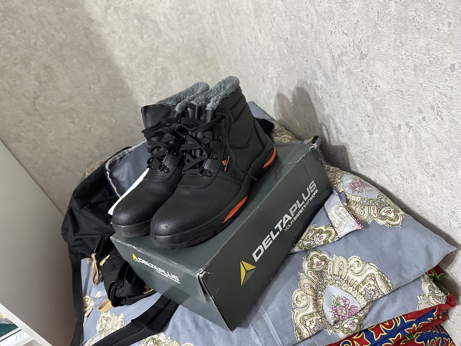 Продам обувь буркит сафети 44 размера