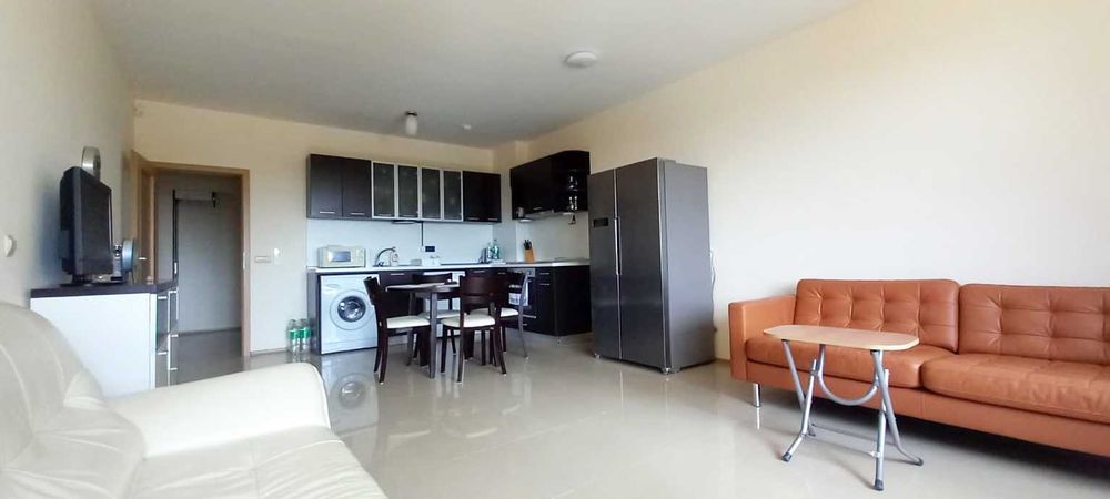 Продава се Тристаен апартамент в Балчик - 118 кв.м за 398 €/кв.м - Снимка #2