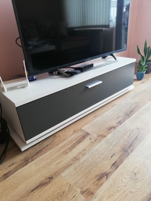 Продавам обзавеждане за всекидневна