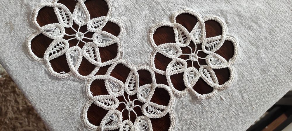 Покривка рязана бродерия 150/130 см