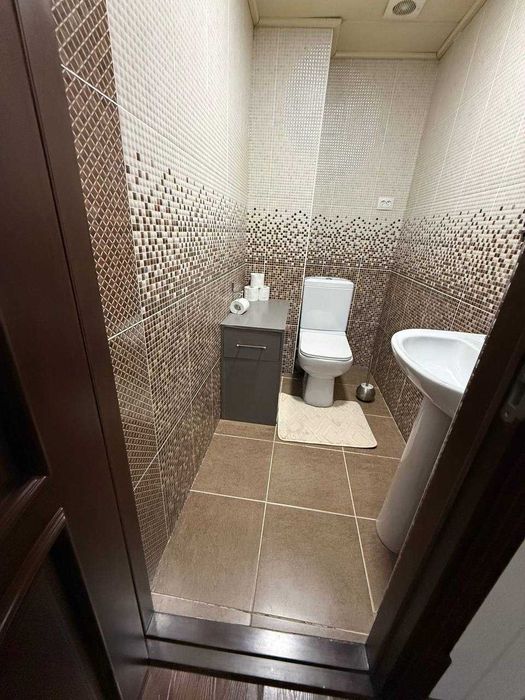 Сдается в аренду просторная 3-комнатная квартира в центре города