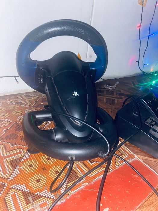 Продам Playstation 4