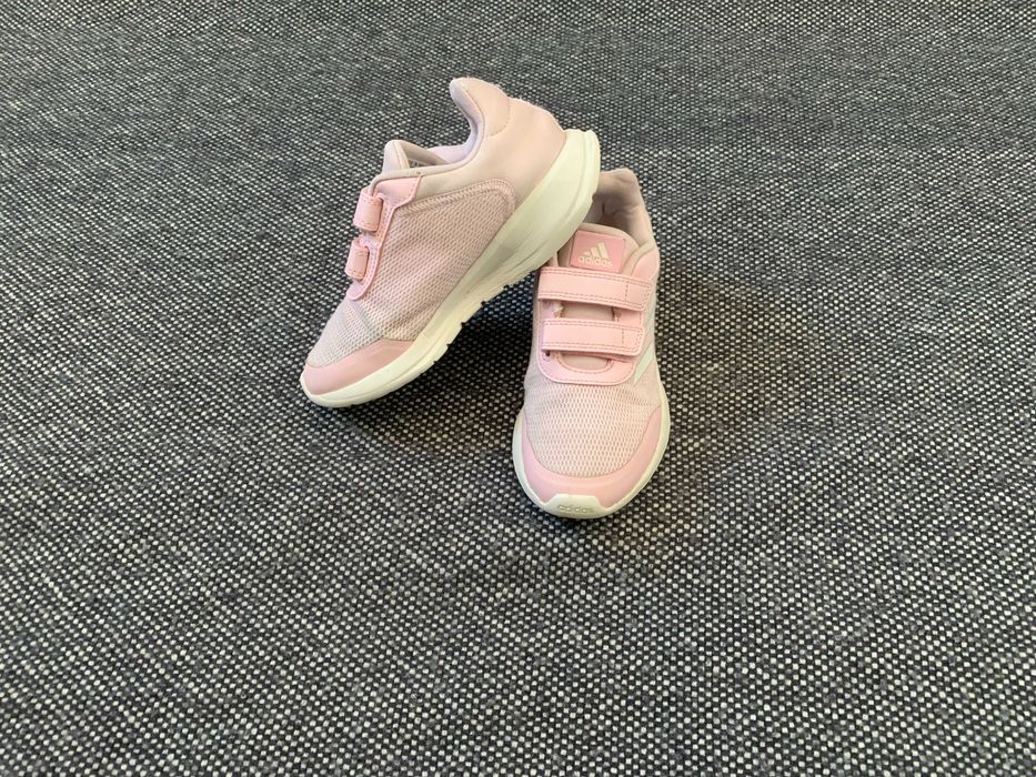 Маратонки за момиче Adidas - 32 номер & Nike - 30 номер,
