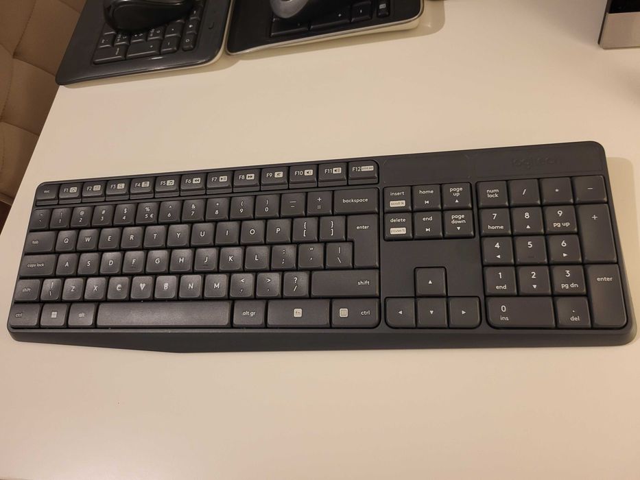 logitech k235 + mouse silent m220