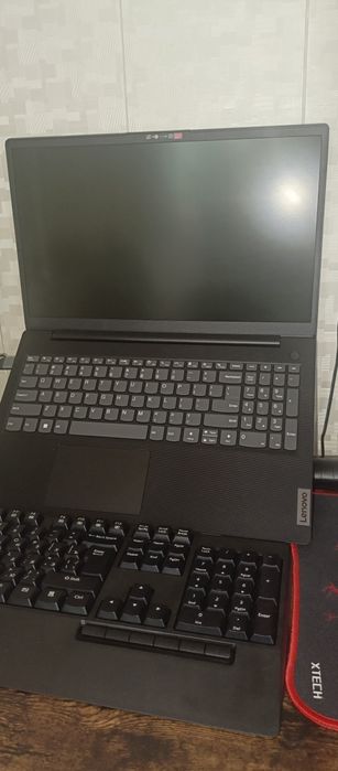 Noutbook Lenova V15 G4 IRU