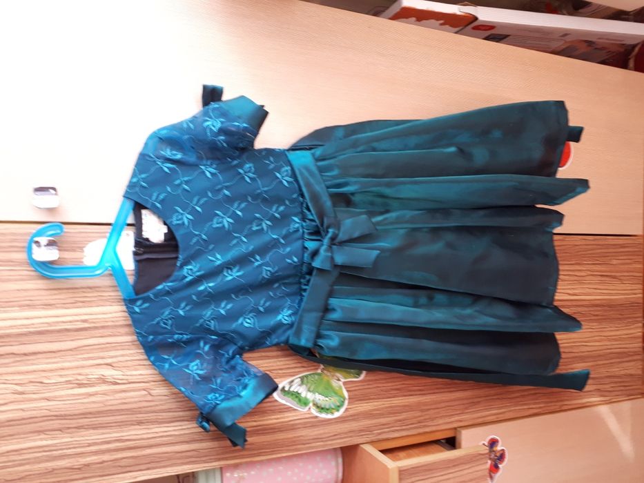 Продам праздничное платье