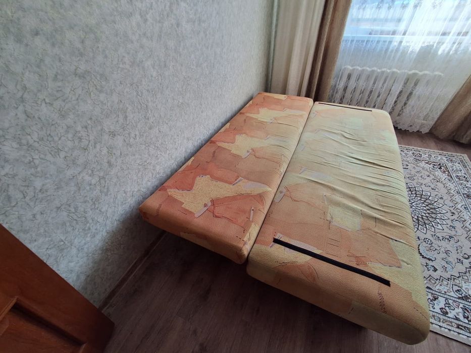 Отдам даром диван