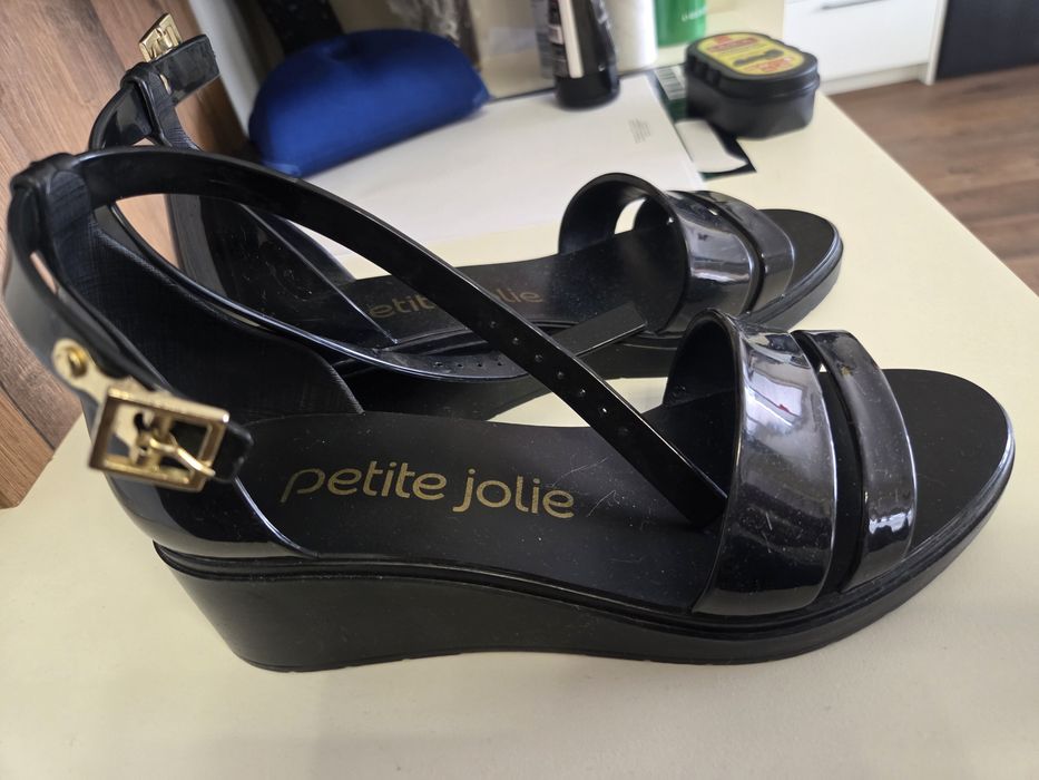 Сандали Petit Jolie номер 39