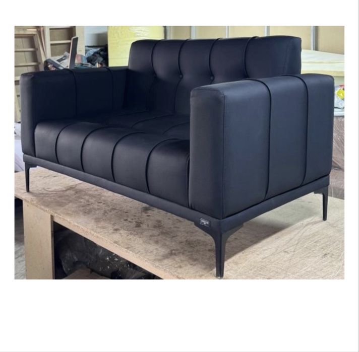 Продам Диван офисный 150 см