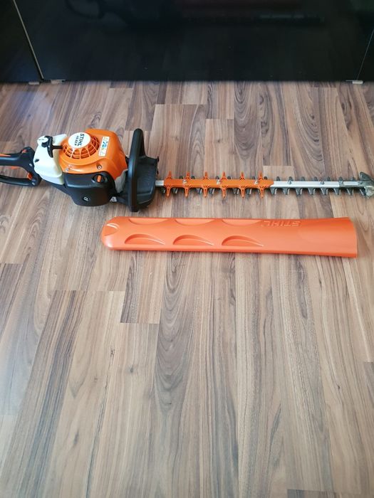 Stihl HS 82 R,foarfecă de tuns gard viuimpecabilă.