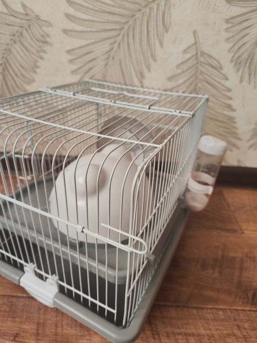 Продам клетку для хомяков