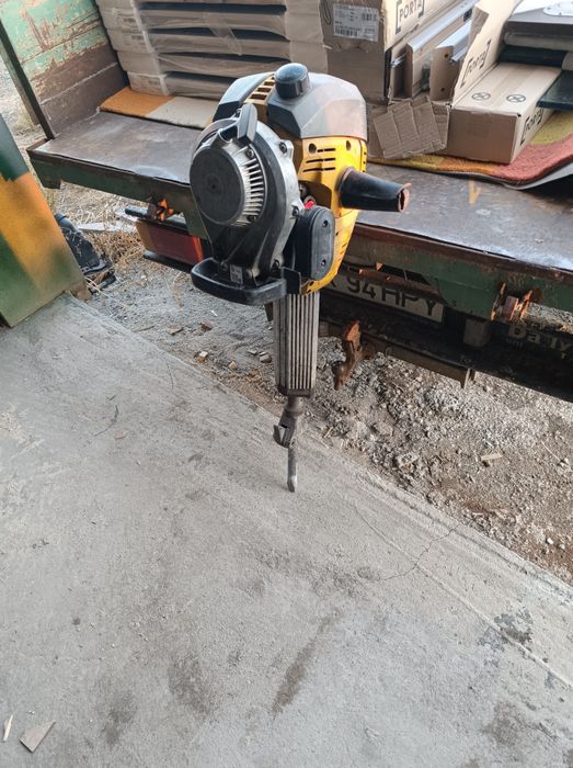 Picamăr Wacker Neuson BH55 pe benzină, cu daltă
