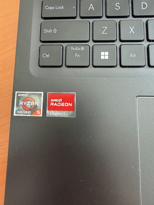 Asus Vivobook 16