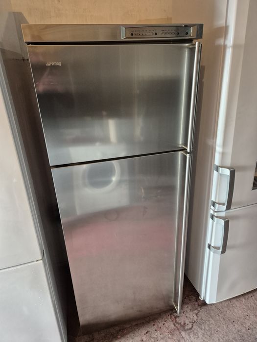 Frigider    Smeg