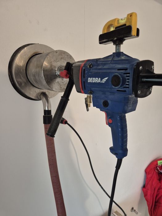 Găuri prin carotare