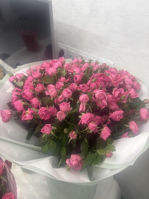 Букет цветов, кустовые розы, розы