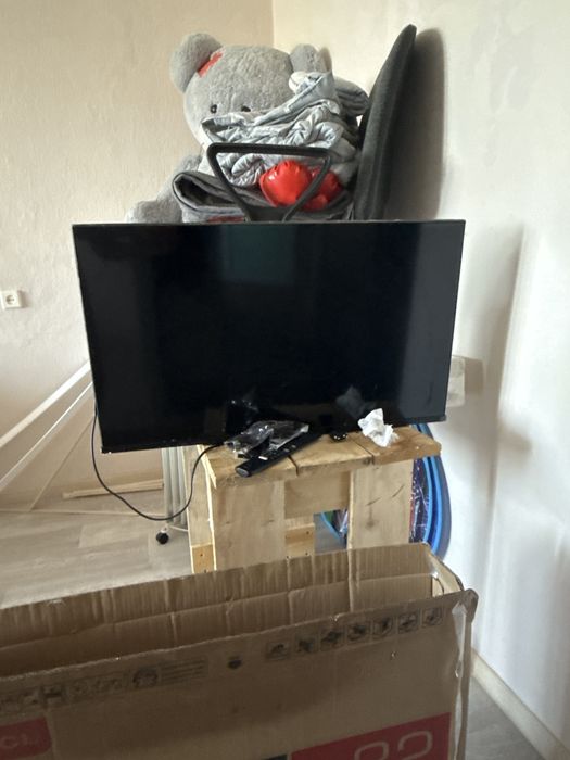Продам телевизор TCL 32 дюйма