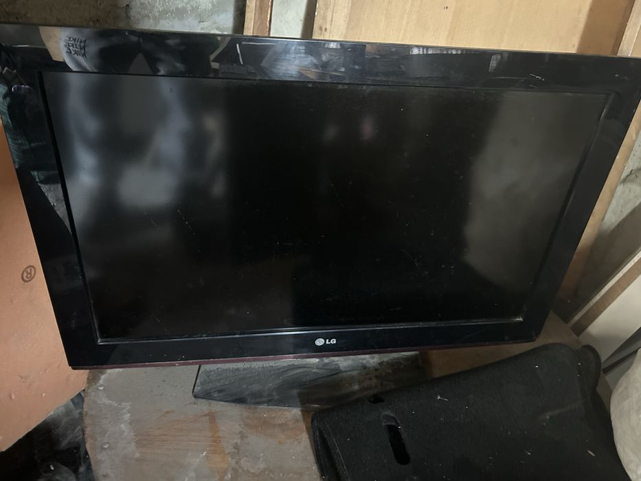 Продам Телевизор LG 32