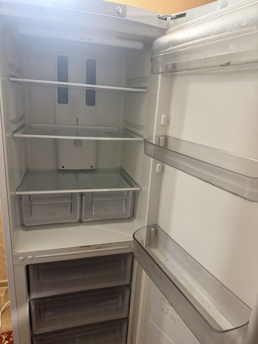 Продам холодильник