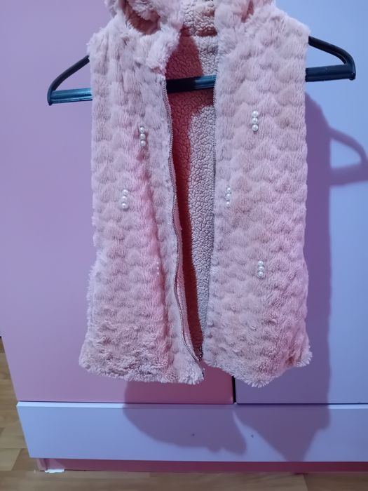 Детски елек за момиче