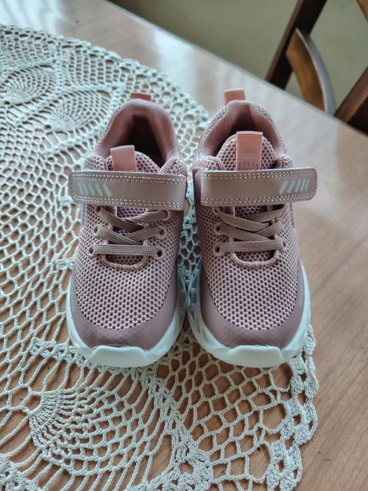 Нови маратонки 28размер