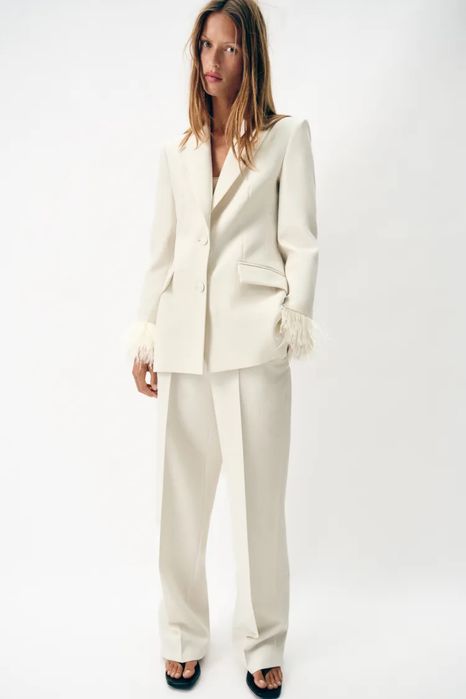 Дамски сака с пера/ костюми ZARA
