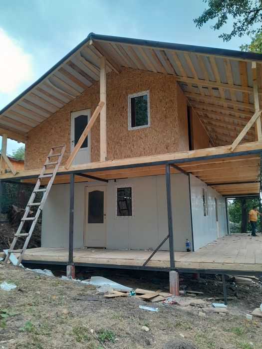 Case pe structura metalica