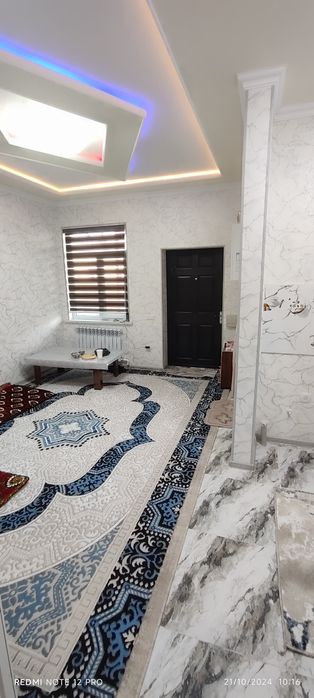 Yashnabod Saodat koʻchasi Gumbaz bozor orqasida Uy  ijaraga beriladi.