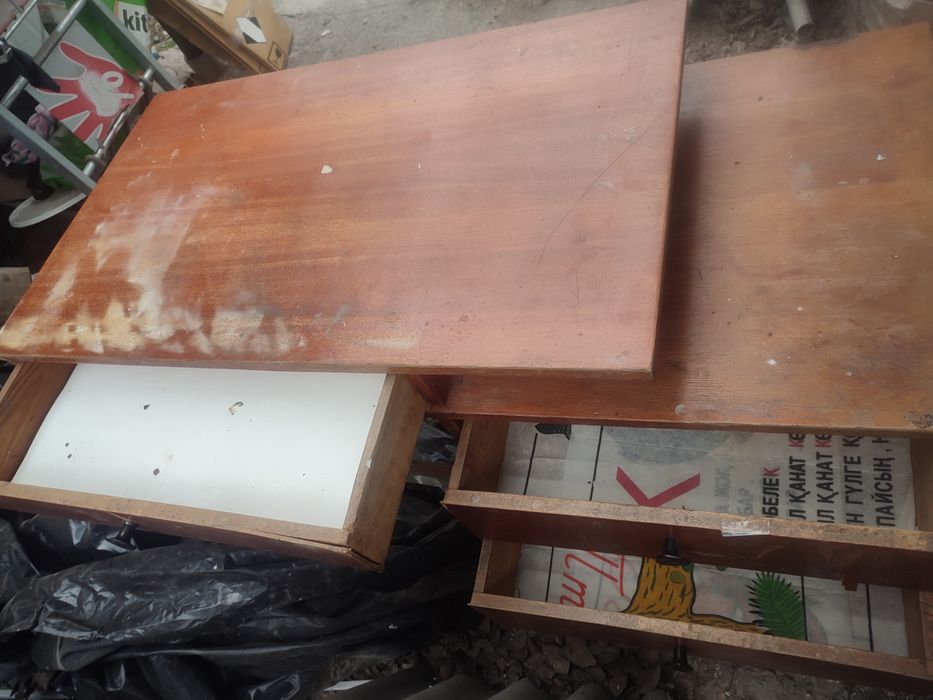Отдам стол бесплатно