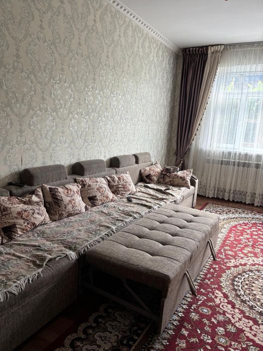Диван  дағдайы жақсы созылады
