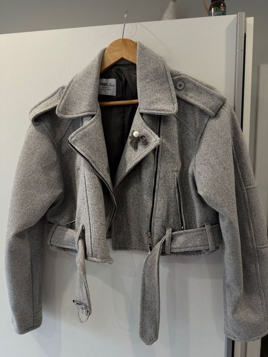 Стилно дамско късо  яке S - като ново + брошка подарък