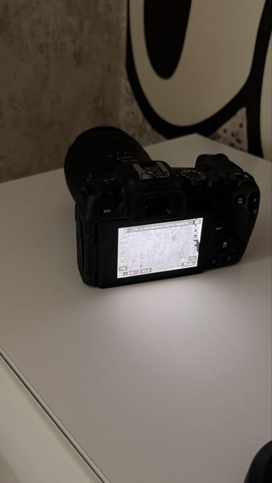 Продам Canon EOS RP