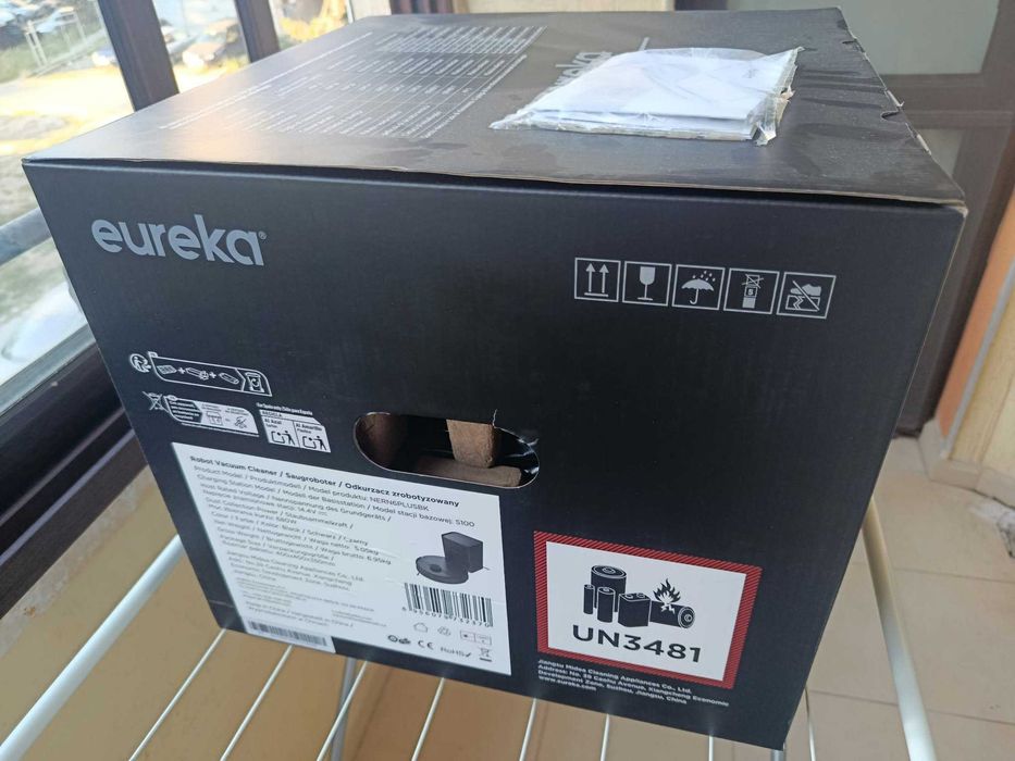 робот прахосмукачка Eureka