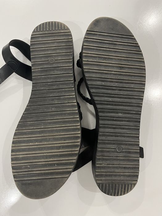 Продавам сандали