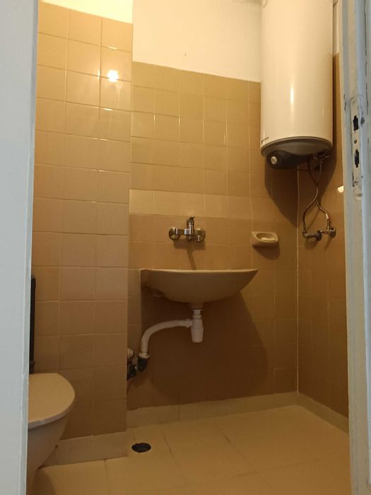 Дава се под наем Тристаен апартамент в Варна, Център - 61 кв.м за 382.5 € - Снимка #6